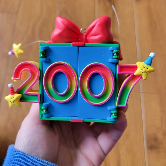 🌟FWP🌟 / 4/$10 - 2007 "Let's Party" Heirloom Ornament Collection - Picture 1 of 5